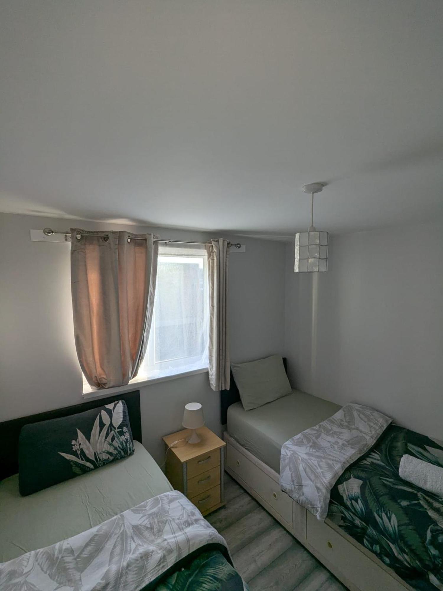 A&A Apartment Basildon Nevendon Kültér fotó