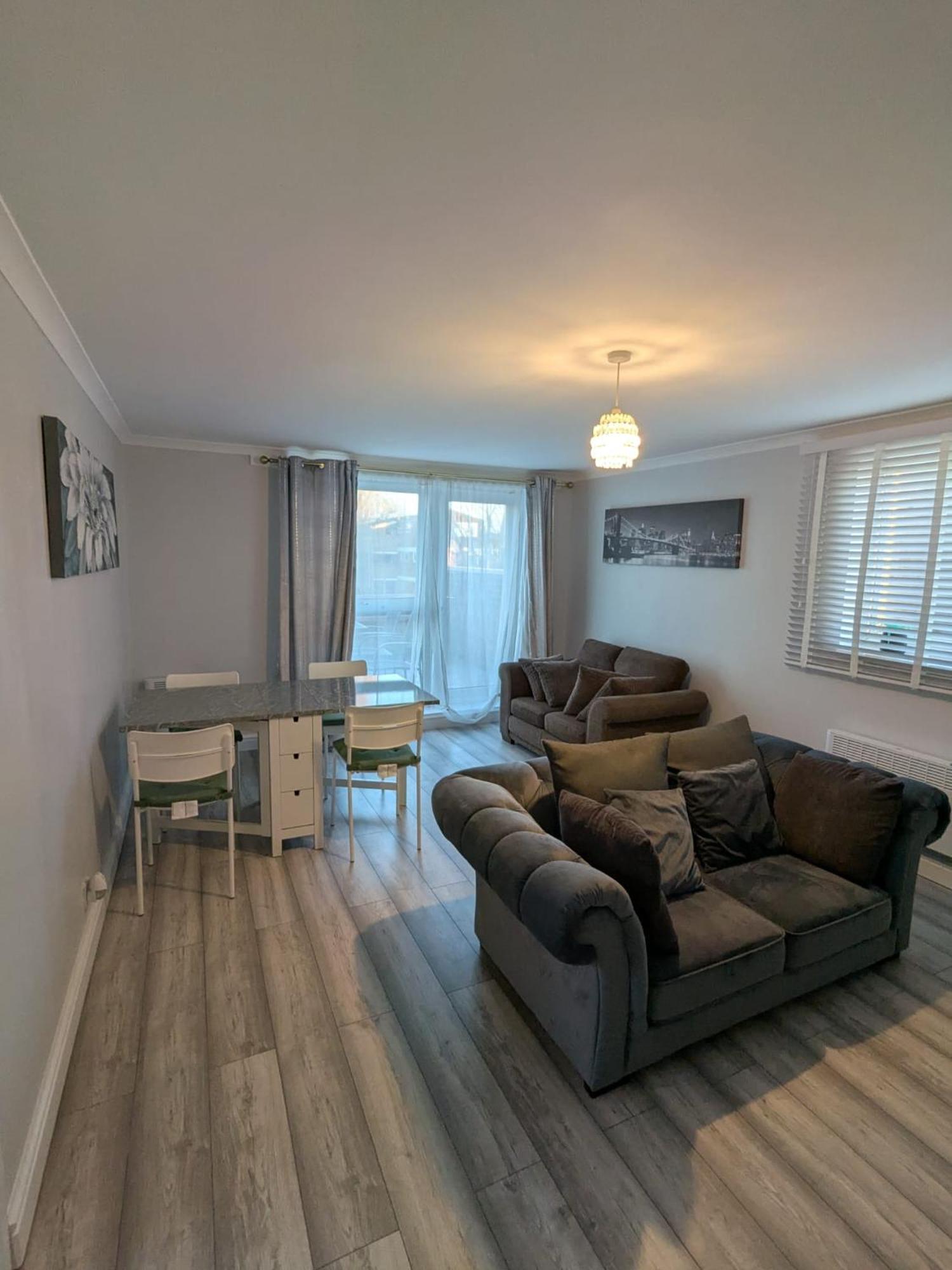 A&A Apartment Basildon Nevendon Kültér fotó
